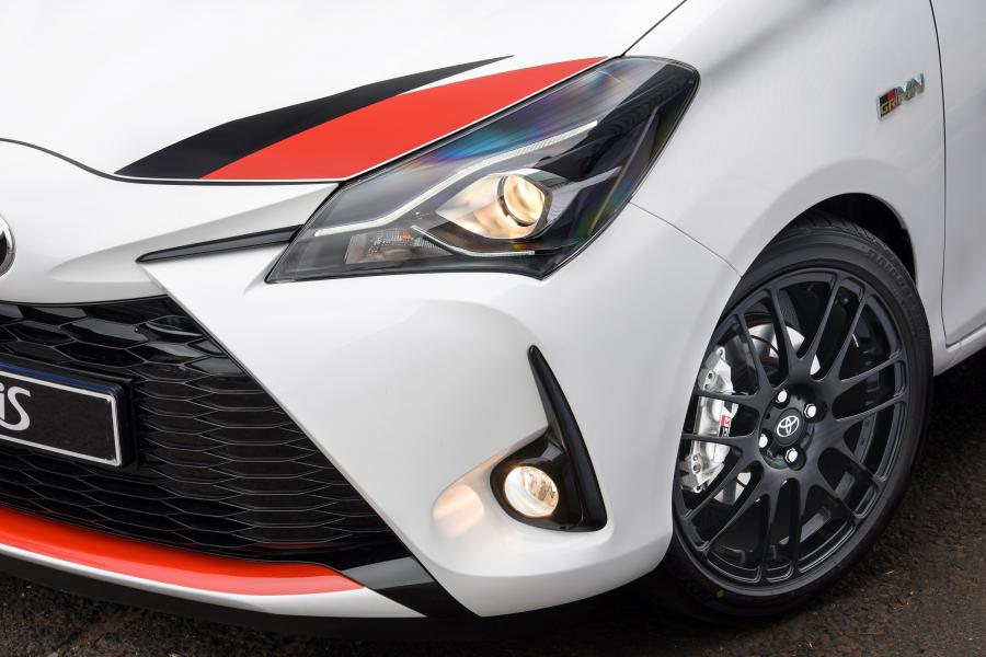 Детали экстерьера Toyota Yaris GRMN 2018 года  (ZA) (фото 2 из 40)
